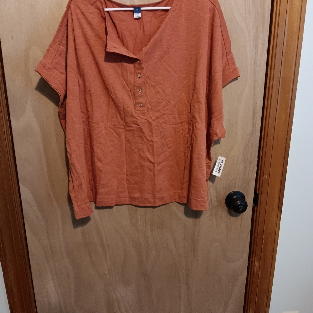 Old Navy Women's Plus Size T-shirt